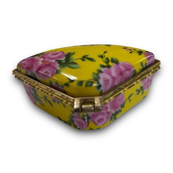 Vintage Hand Painted Small Yellow with Pink Roses & Gold Trim Porcelain Trinket - Picture 3 of 8